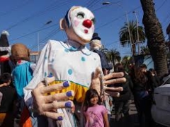 Noticia: En noviembre destaca Teatromuseo y su IX Encuentro Internacional de Títeres Anímate, donde la magia de los títeres se hace presente por las calles de Valparaíso