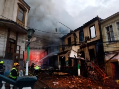 Noticia: Incendio en Barrio Puerto destruyó fábrica y resultó en personas desaparecidas