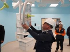 Noticia: Gobernador Rodrigo Mundaca visitó obras del nuevo Hospital Marga Marga 