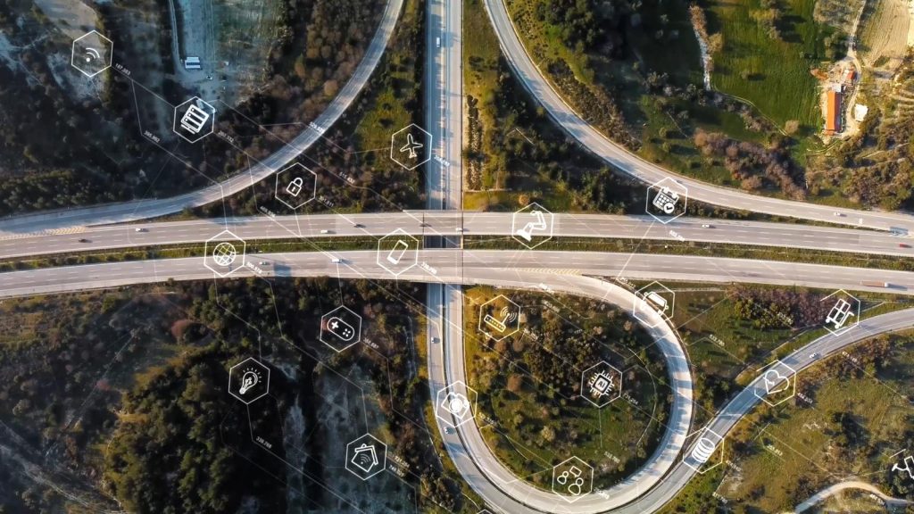 Cómo el IoT está revolucionando la gestión de flotas en transporte ...